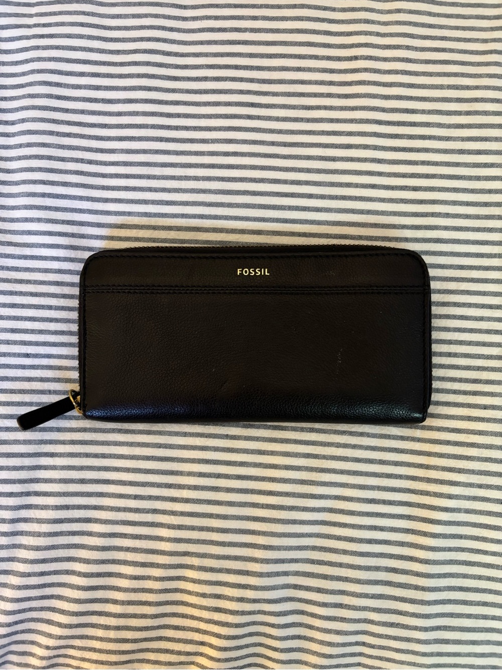 Fossil Black Leather Zip Wallet with Gold Logo